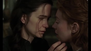 Vanessa Kirby and Katherine Waterston in lesbian sex scenes